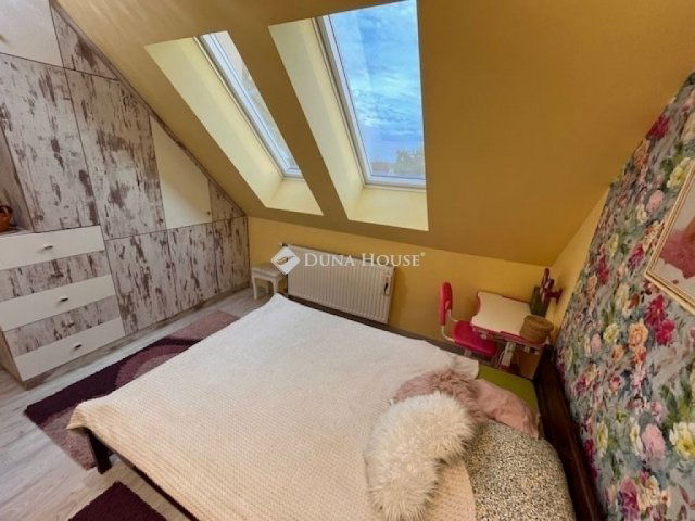 Eladó téglalakás, Kecskeméten 99.5 M Ft, 6 szobás