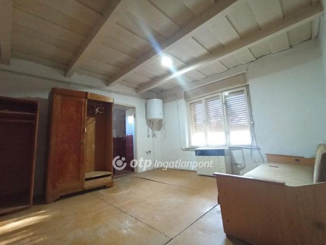 Eladó családi ház, Adácson 9.299 M Ft, 2 szobás