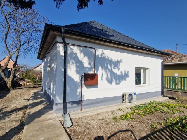 Eladó családi ház, Martfűn 46.9 M Ft, 2 szobás