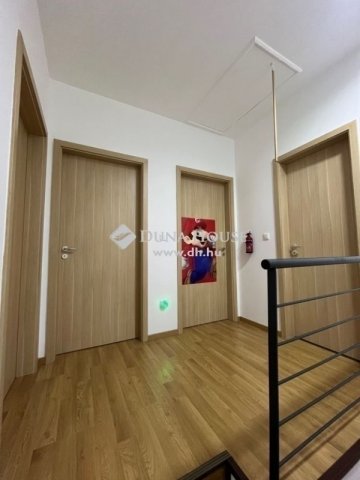 Eladó téglalakás, Gyömrőn 99.2 M Ft, 5 szobás