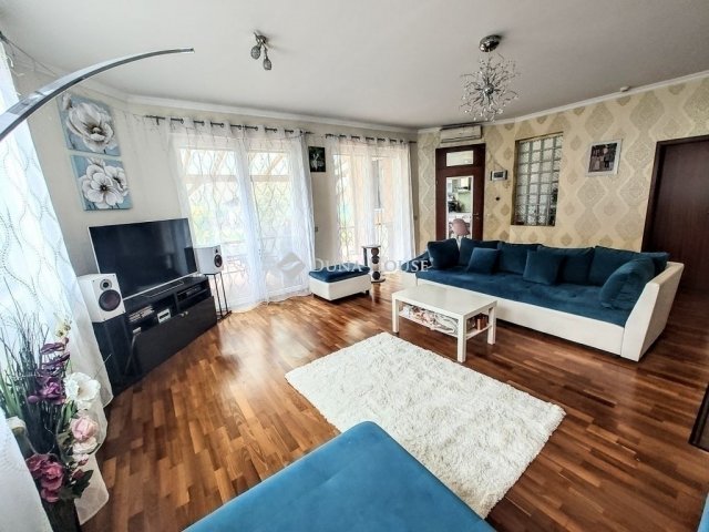 Eladó családi ház, Szegeden 214.9 M Ft, 5 szobás
