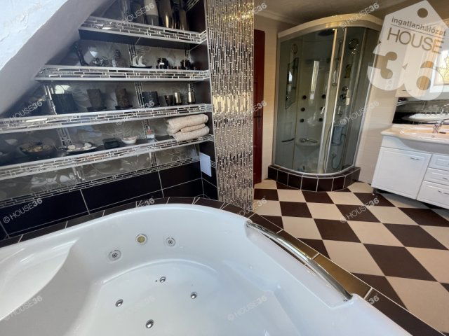 Kiadó családi ház, albérlet, Kecskeméten 480 E Ft / hó