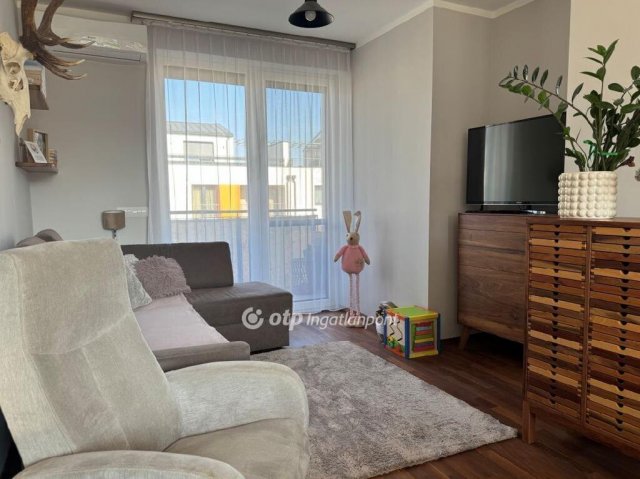 Eladó téglalakás, Mosonmagyaróváron 76.98 M Ft, 3 szobás