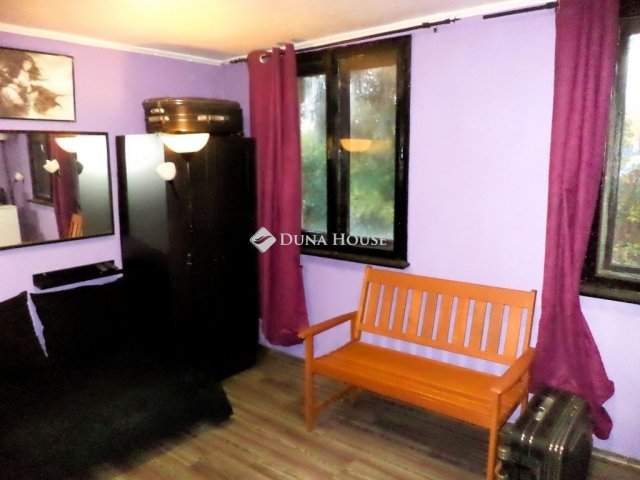 Eladó nyaraló, Velencén 29.9 M Ft, 1 szobás