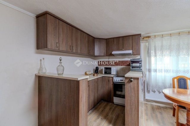 Eladó családi ház, Cserépfaluban 58 M Ft, 6 szobás