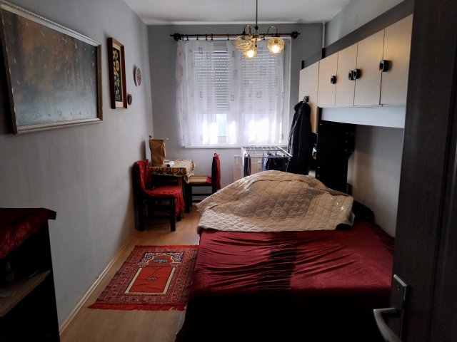 Eladó panellakás, Debrecenben 57.9 M Ft, 3 szobás