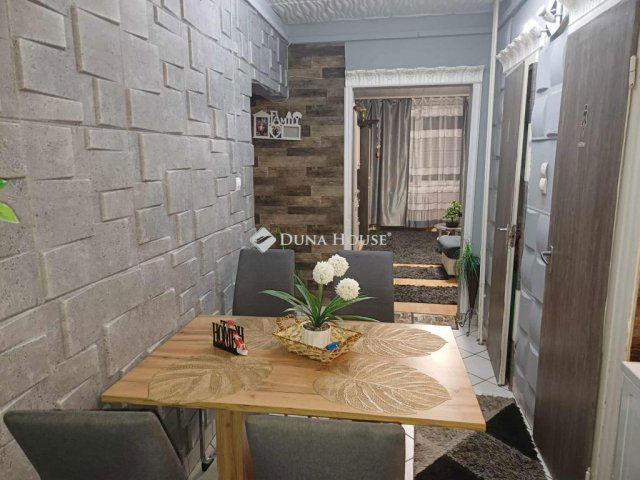 Eladó panellakás, Miskolcon, Középszer utcában 34.5 M Ft