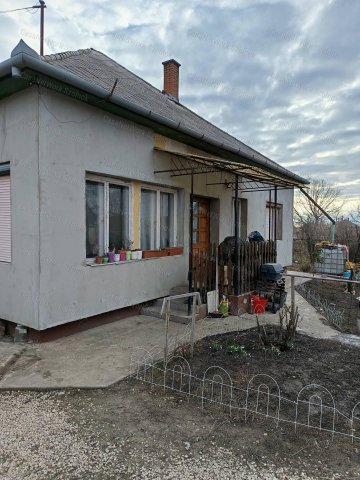 Eladó családi ház, Kunhegyesen 18 M Ft, 3 szobás