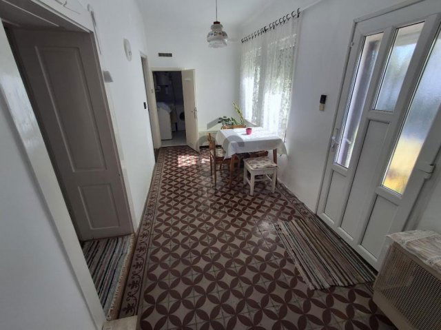 Eladó családi ház, Cegléden 36.9 M Ft, 3 szobás