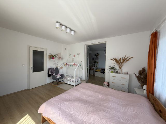 Eladó téglalakás, Zánkán 88 M Ft, 4+1 szobás