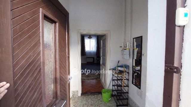 Eladó sorház, Kisújszálláson 12.5 M Ft, 1 szobás