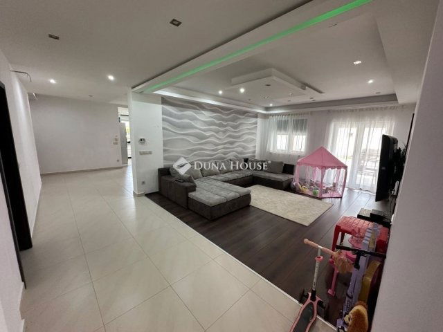 Eladó családi ház, Albertirsán 130 M Ft, 4 szobás