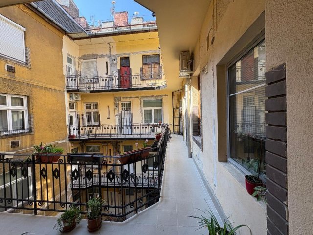 Eladó téglalakás, Budapesten, XII. kerületben 90 M Ft, 2 szobás