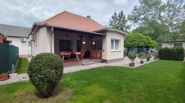 Eladó családi ház, Zamárdiban 140 M Ft, 4 szobás