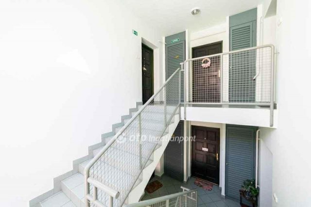 Eladó téglalakás, Kecskeméten 95 M Ft, 3+1 szobás