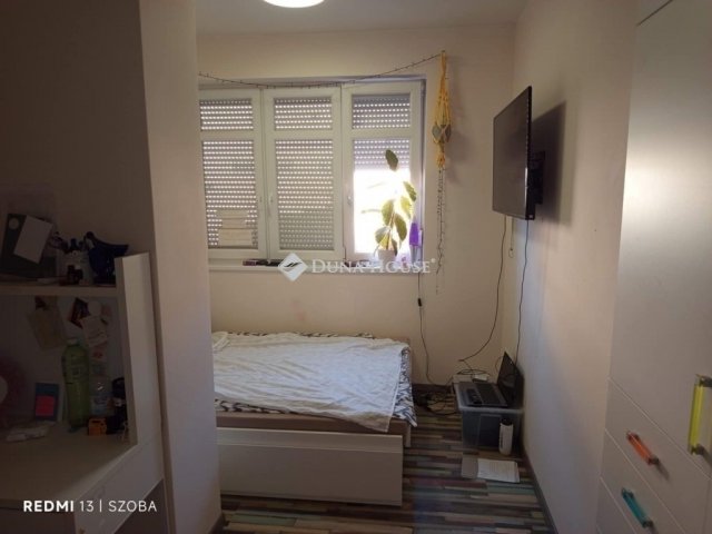 Eladó családi ház, Vecsésen 165 M Ft, 11 szobás