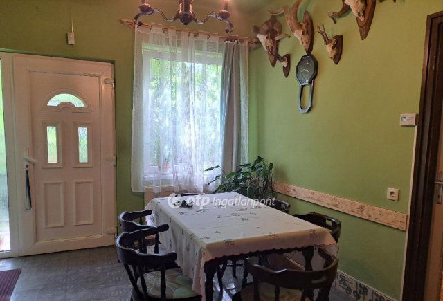 Eladó családi ház, Bicskén 99 M Ft, 3 szobás