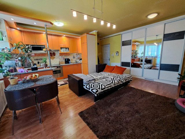 Eladó téglalakás, Nyíregyházán 68.9 M Ft, 4 szobás