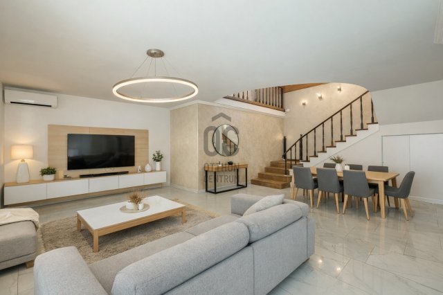 Eladó családi ház, Budapesten, XVI. kerületben, Nefelejcs utcában