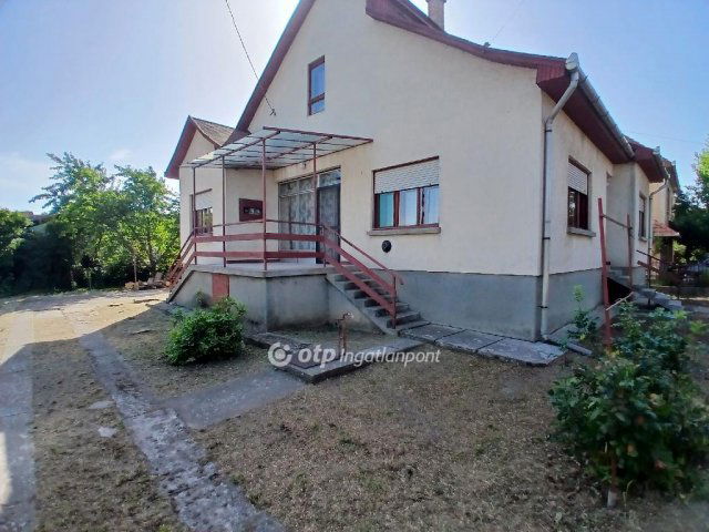 Eladó családi ház, Karácsondon 48 M Ft, 4 szobás