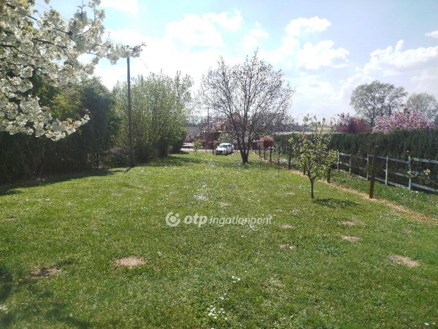 Eladó telek, Pápán 5.75 M Ft / költözzbe.hu