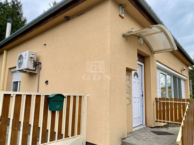 Eladó családi ház, Szigetújfalun 70.5 M Ft, 2 szobás