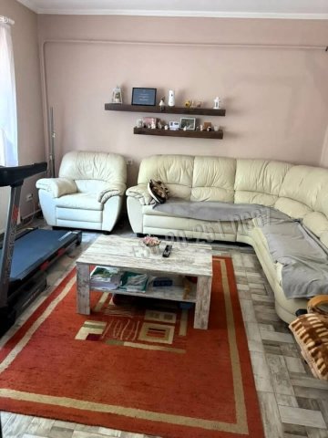 Eladó családi ház, Mohácson 75.999 M Ft, 6 szobás