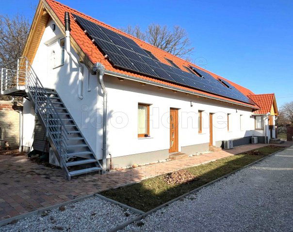 Eladó hotel, Balatonkeresztúron 185 M Ft, 7 szobás