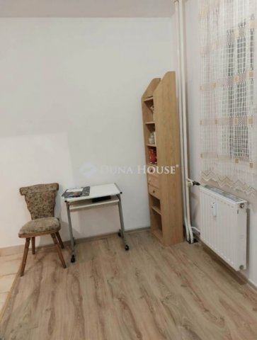 Eladó panellakás, Szegeden 35.9 M Ft, 1 szobás