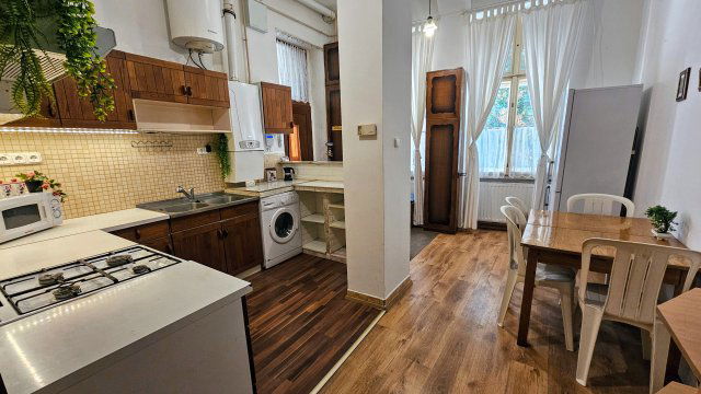 Eladó téglalakás, Budapesten, VIII. kerületben 69.9 M Ft