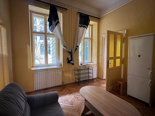 Eladó téglalakás, VI. kerületben, Vörösmarty utcában