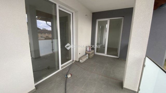 Eladó téglalakás, Dunaharasztin 70.905 M Ft, 2 szobás