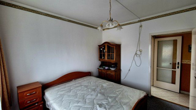 Eladó panellakás, Sárváron 32 M Ft, 2+1 szobás