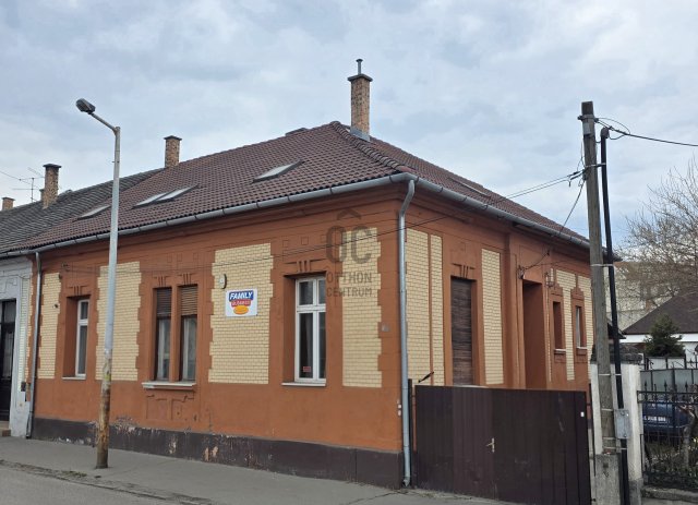 Eladó családi ház, Budapesten, XV. kerületben 119.9 M Ft