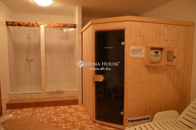 Eladó családi ház, Sárváron 325 M Ft, 13 szobás