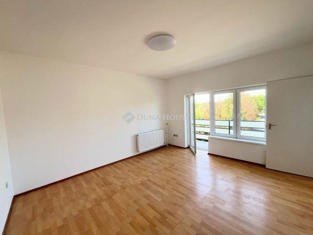 Eladó családi ház, Katafán 64.9 M Ft, 7 szobás