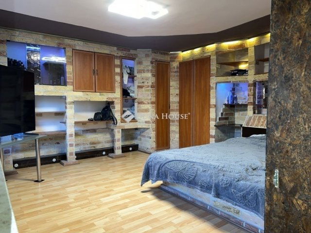 Eladó családi ház, Szegeden 44.9 M Ft, 1 szobás