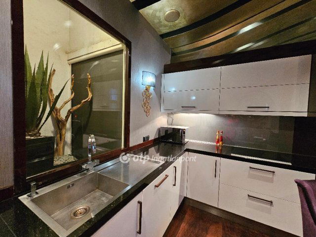 Eladó téglalakás, Budapesten, VII. kerületben 199 M Ft, 3 szobás