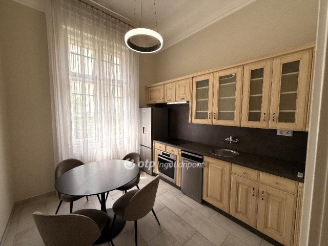 Eladó téglalakás, Budapesten, VI. kerületben 189.75 M Ft