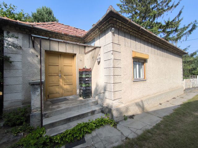 Eladó családi ház, Győrújbaráton 29.9 M Ft, 3 szobás