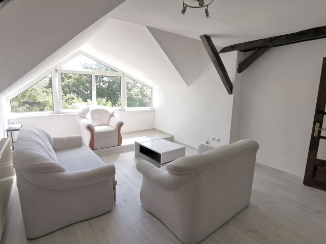 Kiadó téglalakás, albérlet, Pécsett 220 E Ft / hó, 3 szobás