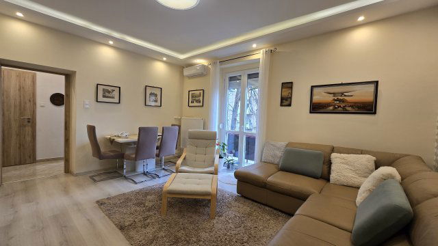 Eladó téglalakás, Dunaújvárosban, Rákóczi Ferenc téren