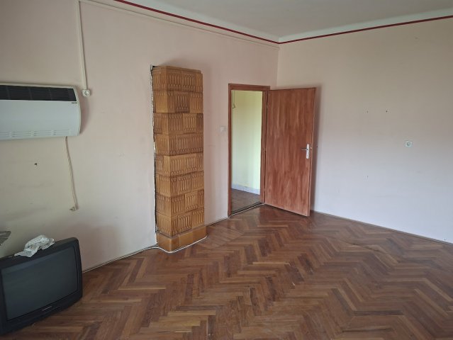 Kiadó téglalakás, albérlet, Komlón 85 E Ft / hó, 1 szobás