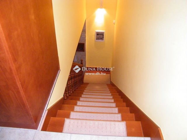 Eladó családi ház, Balatonfüreden 399 M Ft, 10 szobás