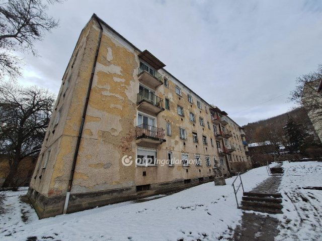 Eladó téglalakás, Salgótarjánban 9.99 M Ft, 2 szobás