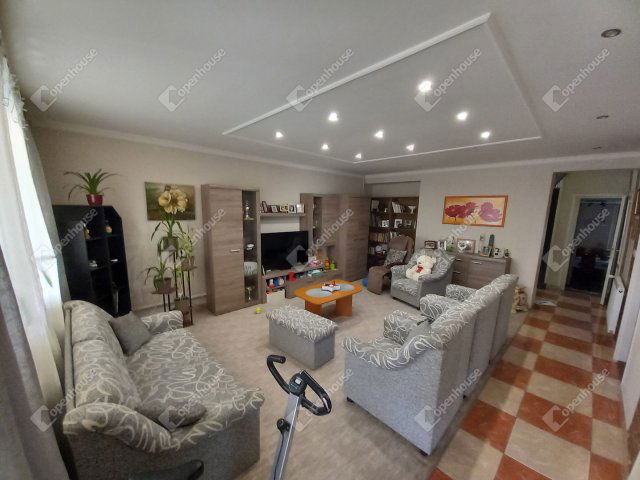 Eladó családi ház, Debrecenben 124.9 M Ft, 5 szobás
