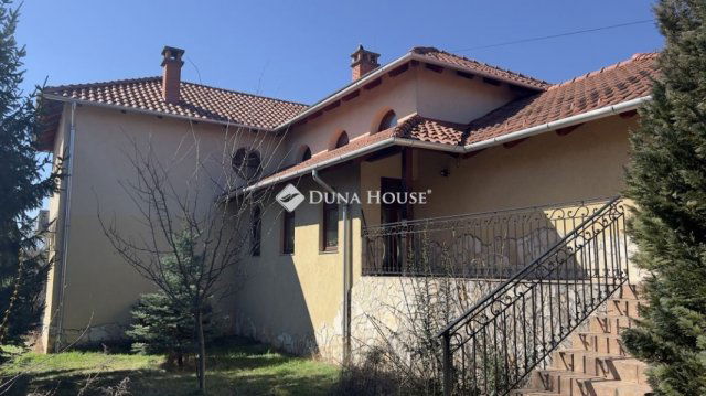 Eladó családi ház, Felcsúton 219 M Ft, 5 szobás