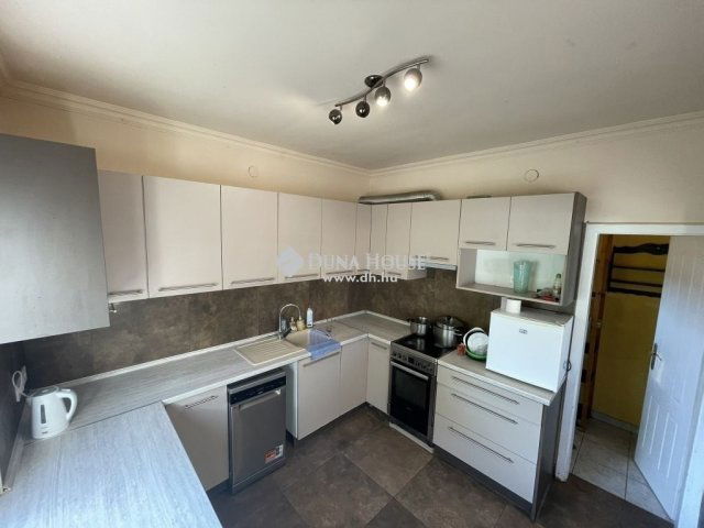 Eladó családi ház, Dunaharasztin 124.9 M Ft, 7 szobás