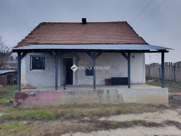 Eladó családi ház, Isaszegen 35 M Ft, 3 szobás