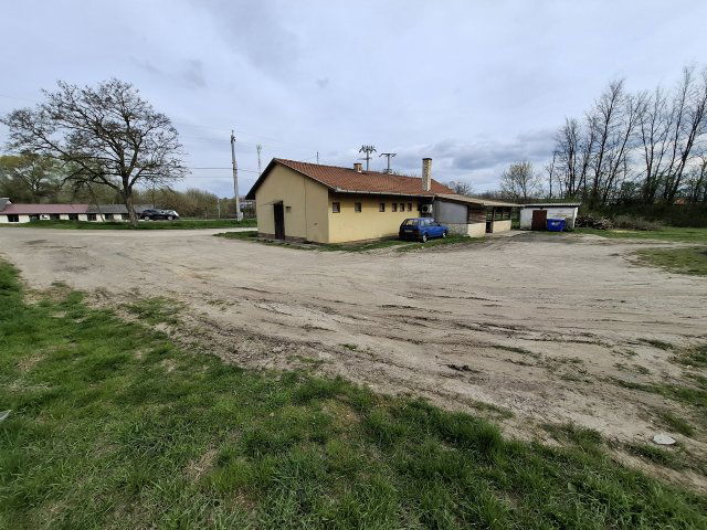 Eladó üzlethelyiség, Mendén 75 M Ft / költözzbe.hu